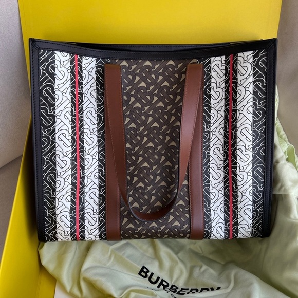AUTHENTIC Burberry Monogram Stripe Tote - Picture 2 of 7
